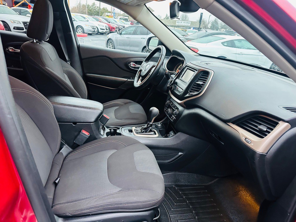 2016 Jeep Cherokee Image 17