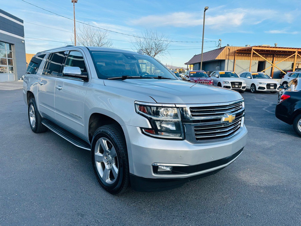 2018 Chevrolet Suburban Image 1