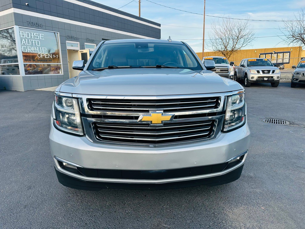 2018 Chevrolet Suburban Image 2