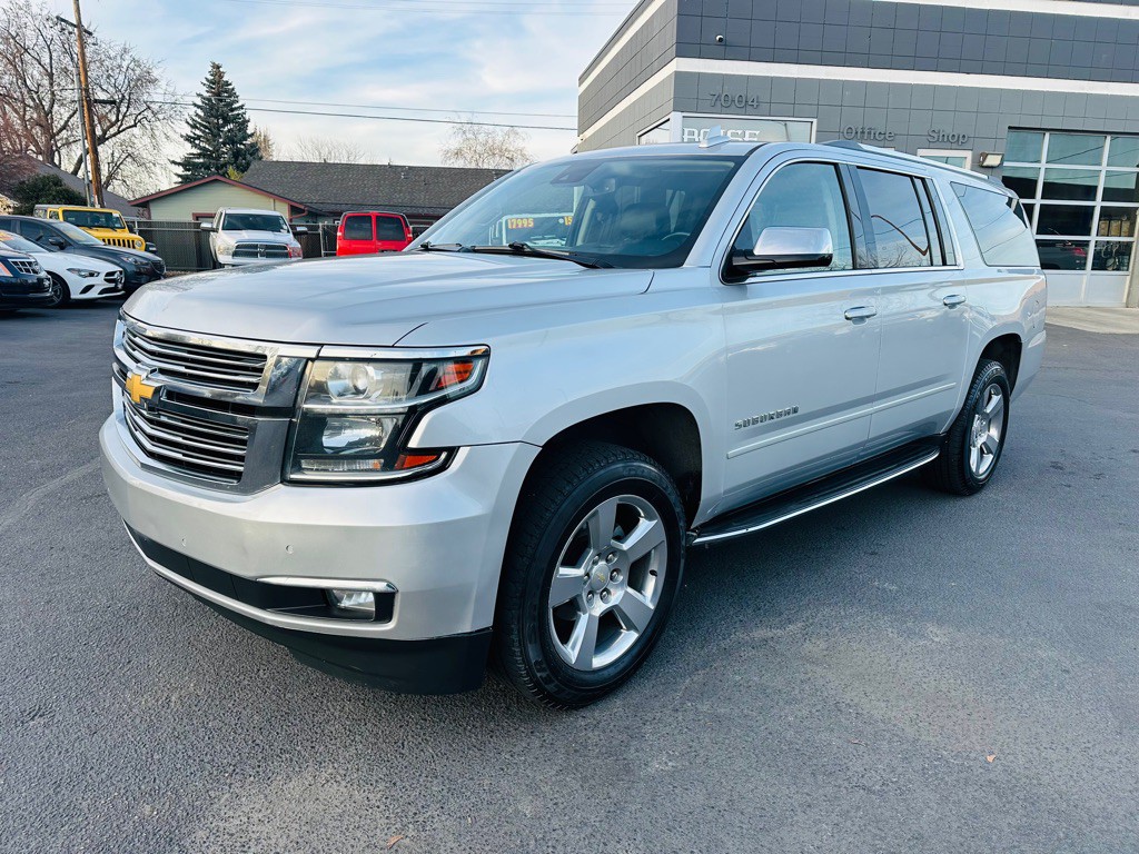 2018 Chevrolet Suburban Image 3