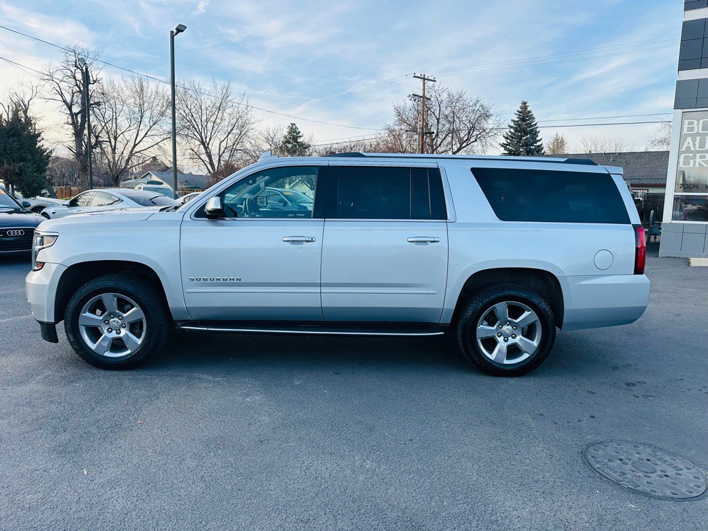 2018 Chevrolet Suburban Image 4