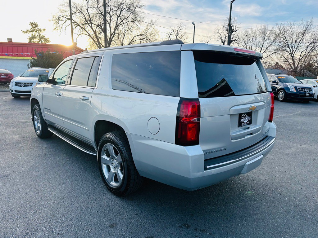 2018 Chevrolet Suburban Image 5