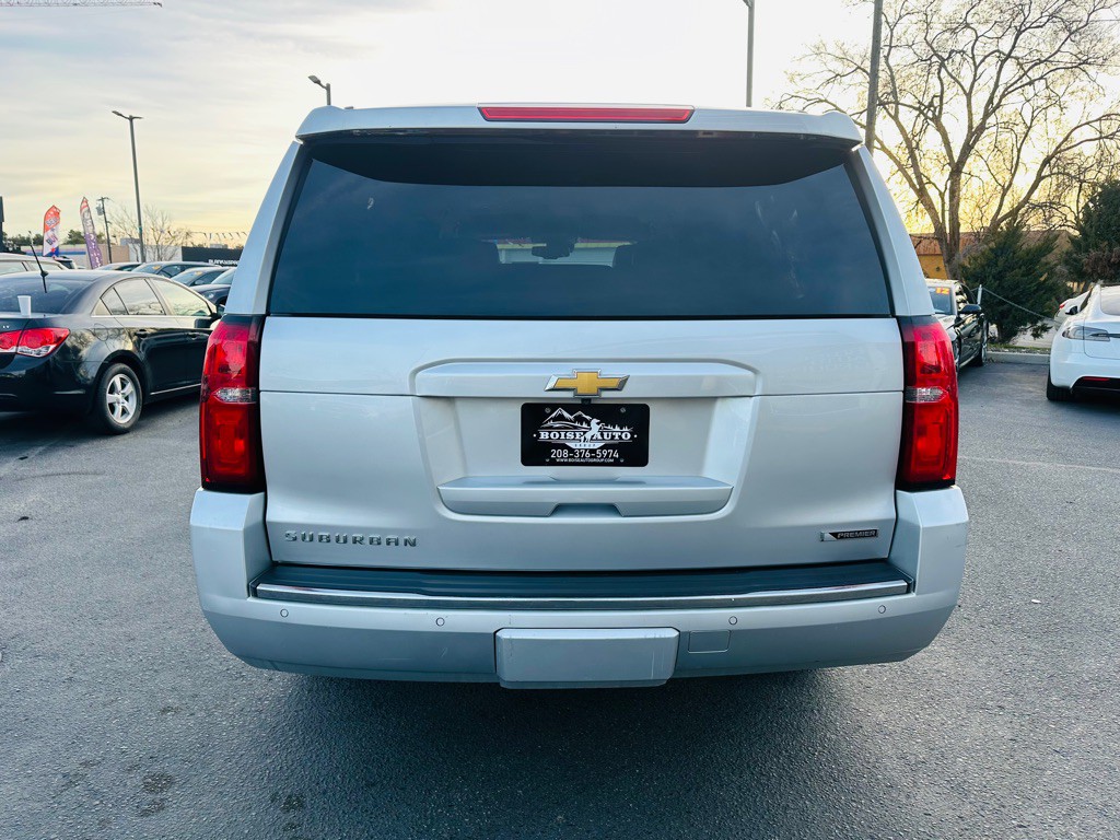 2018 Chevrolet Suburban Image 6