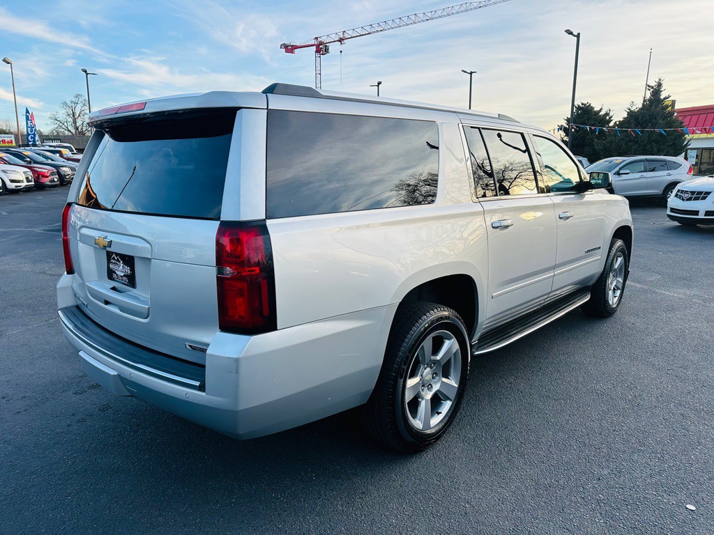 2018 Chevrolet Suburban Image 7