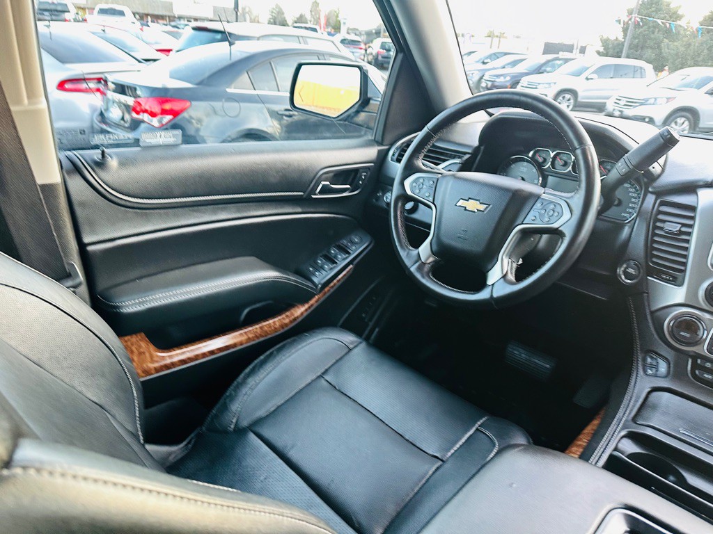2018 Chevrolet Suburban Image 16