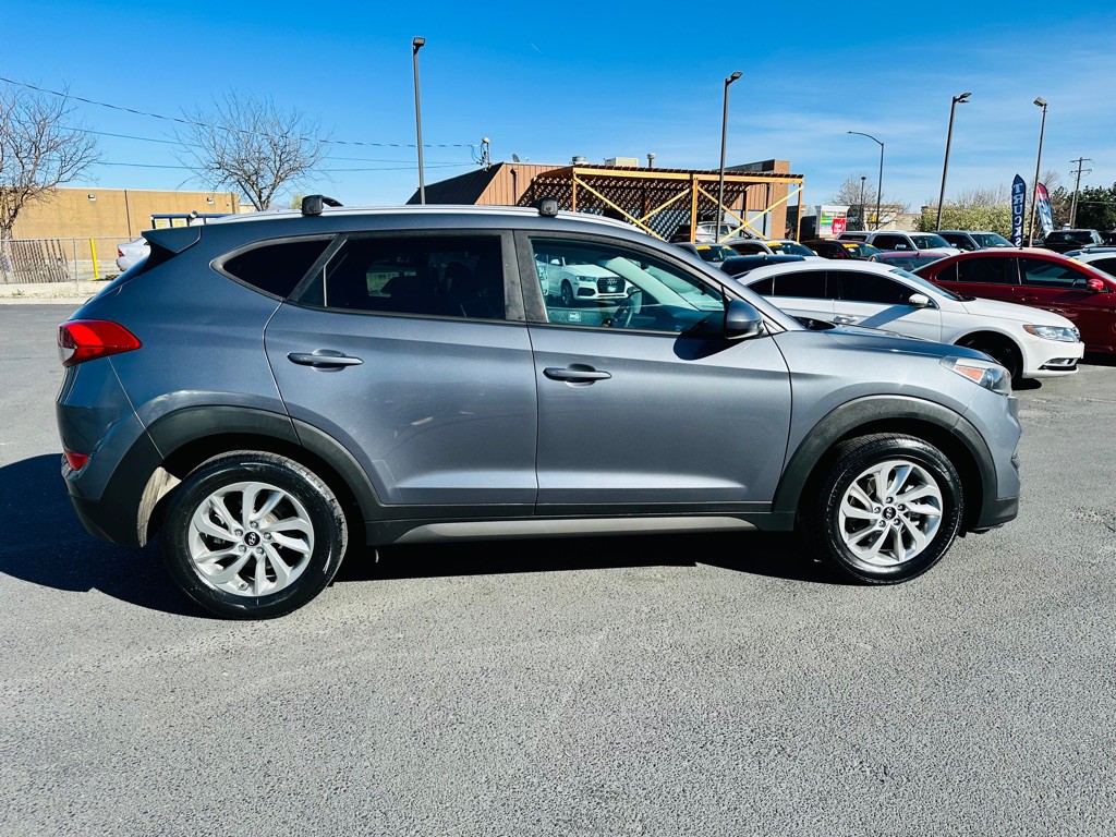 2016 Hyundai Tucson Image 8