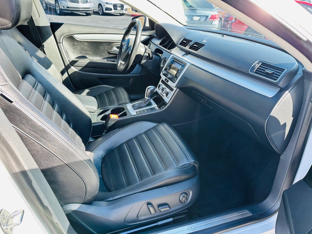 2015 Volkswagen CC Image 17