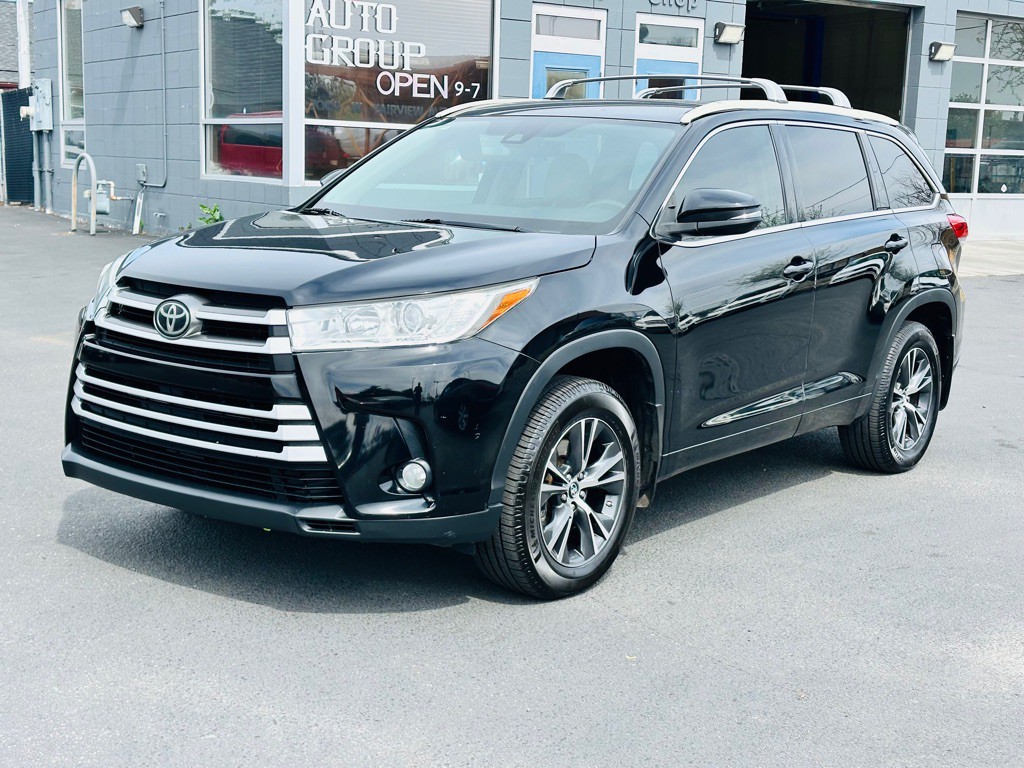 2017 Toyota Highlander Image 3