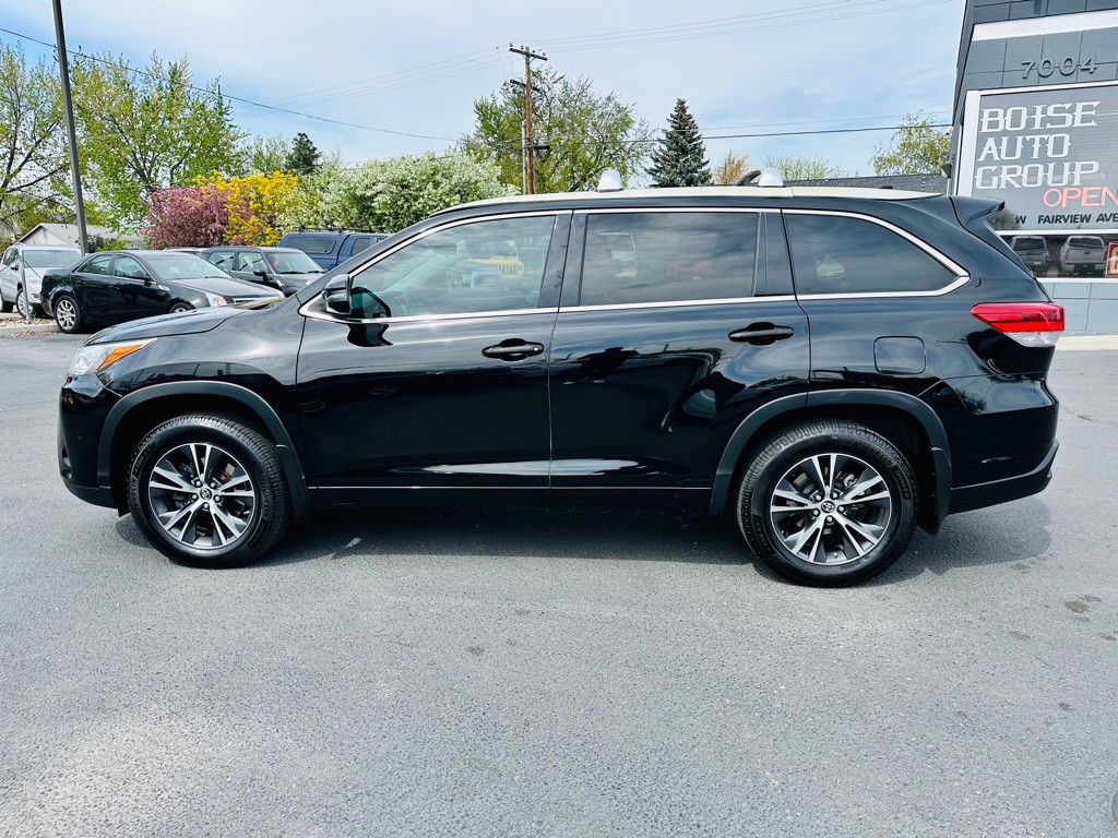 2017 Toyota Highlander Image 4