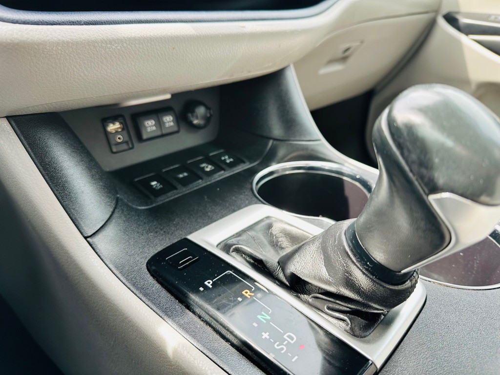 2017 Toyota Highlander Image 14