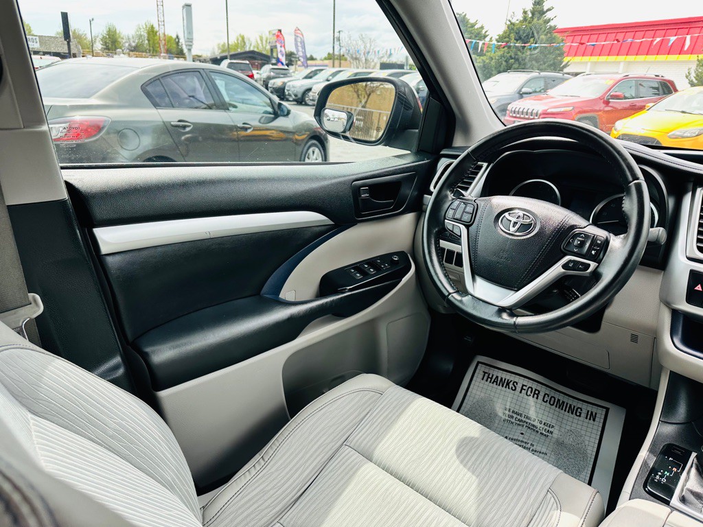 2017 Toyota Highlander Image 15