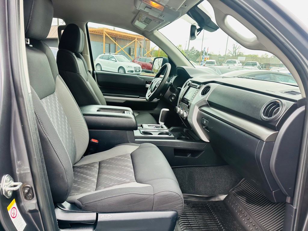 2018 Toyota Tundra Image 17
