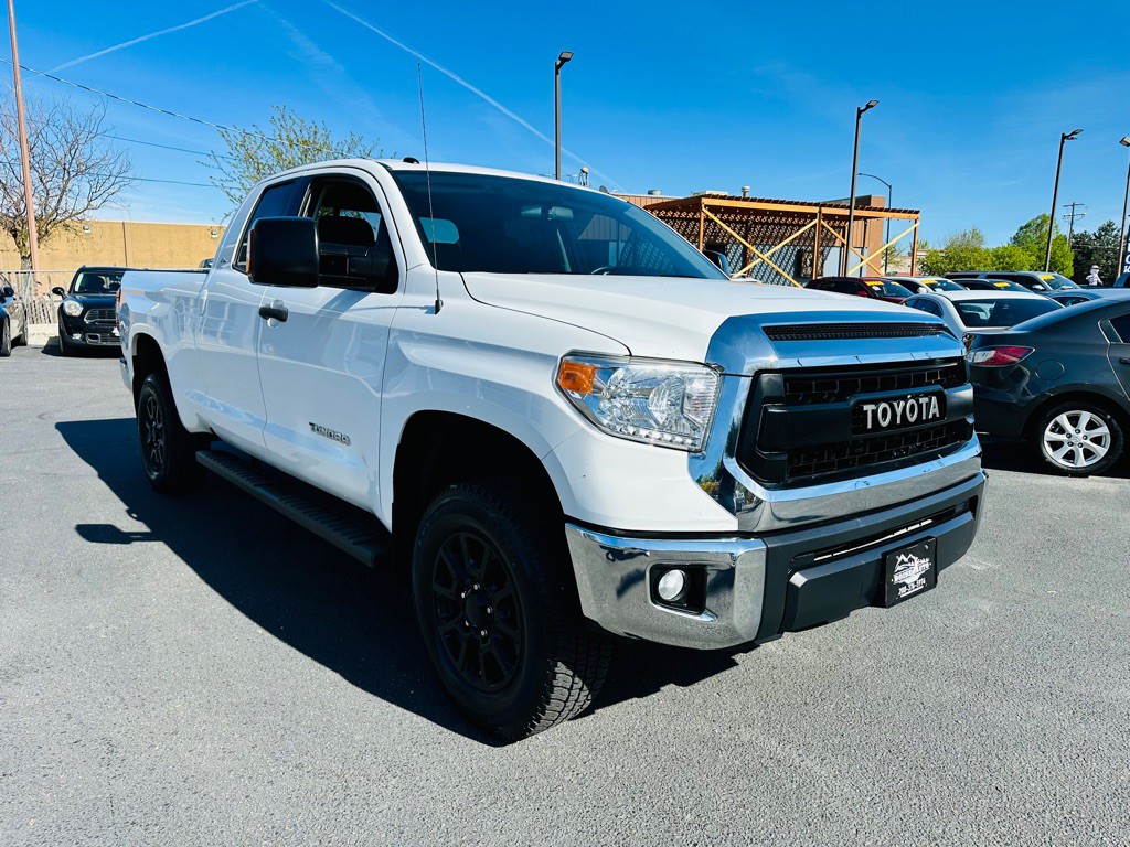 2017 Toyota Tundra Image 1