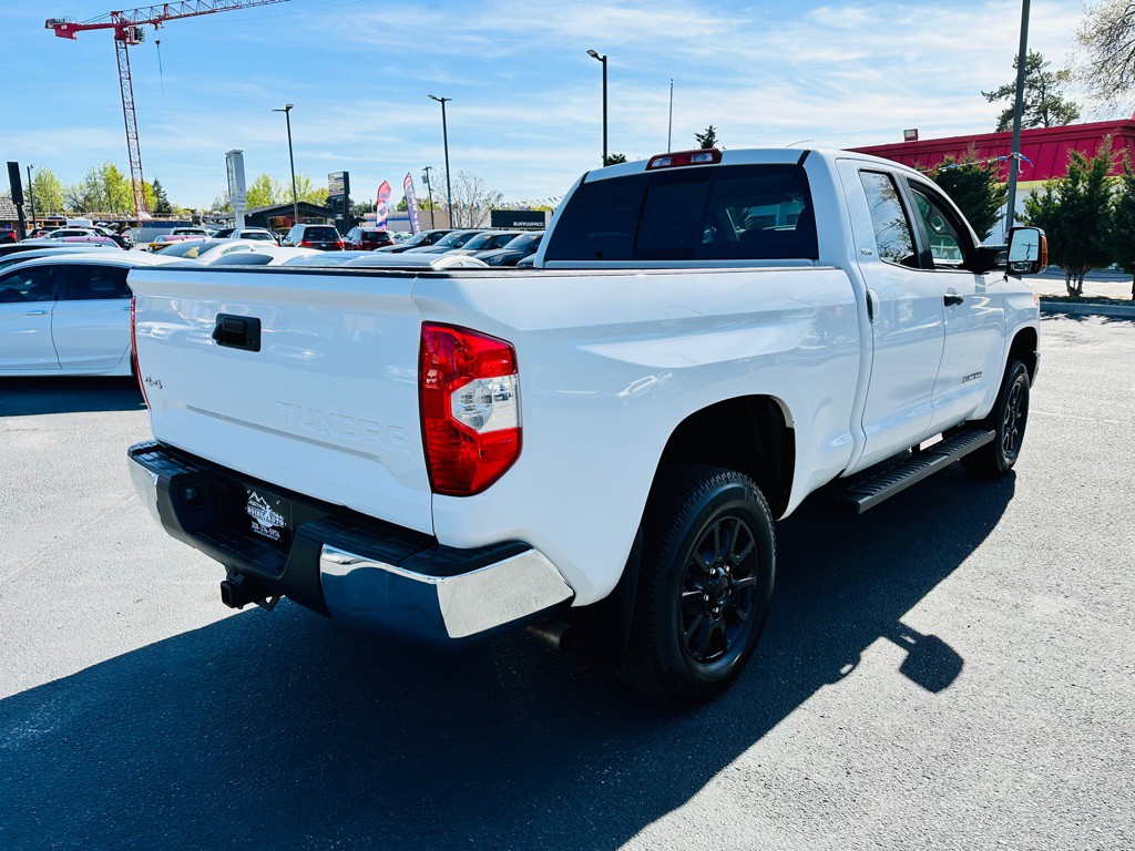 2017 Toyota Tundra Image 7