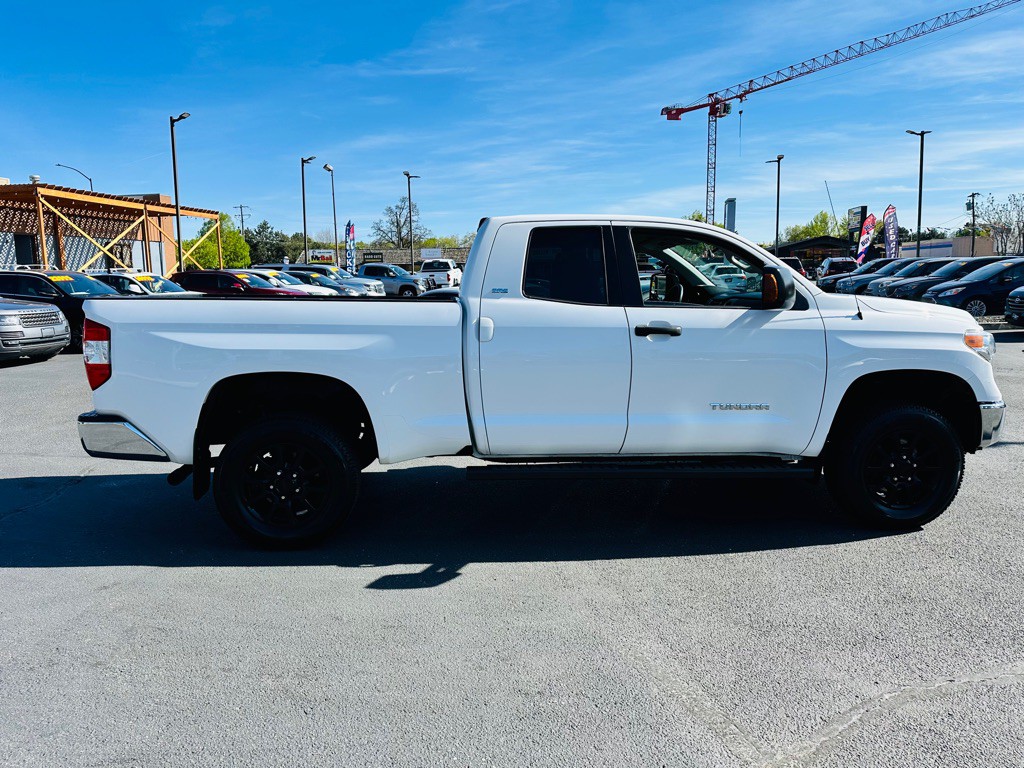 2017 Toyota Tundra Image 8