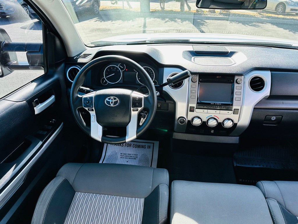 2017 Toyota Tundra Image 10