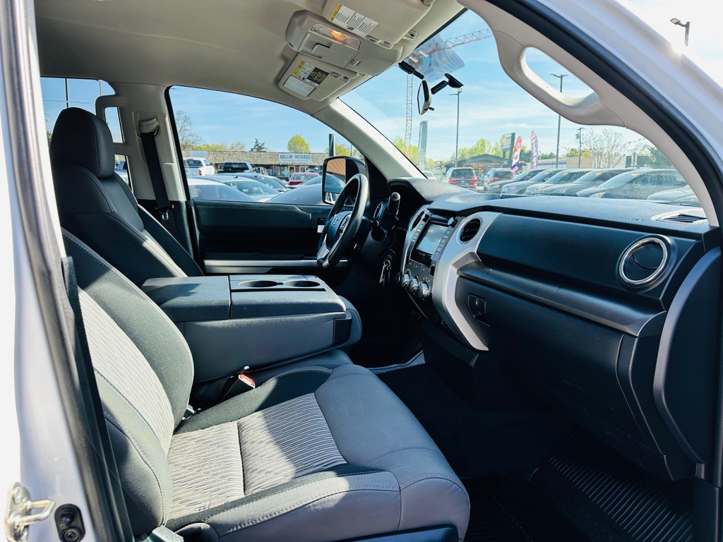 2017 Toyota Tundra Image 17