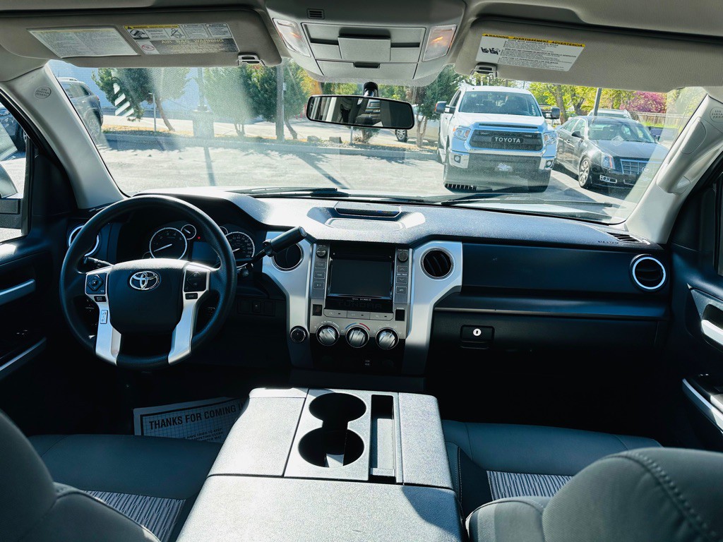2015 Toyota Tundra Image 9