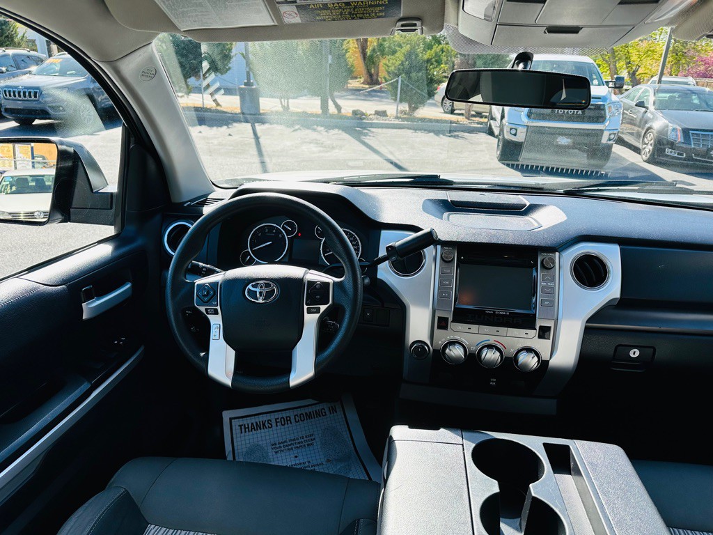 2015 Toyota Tundra Image 10