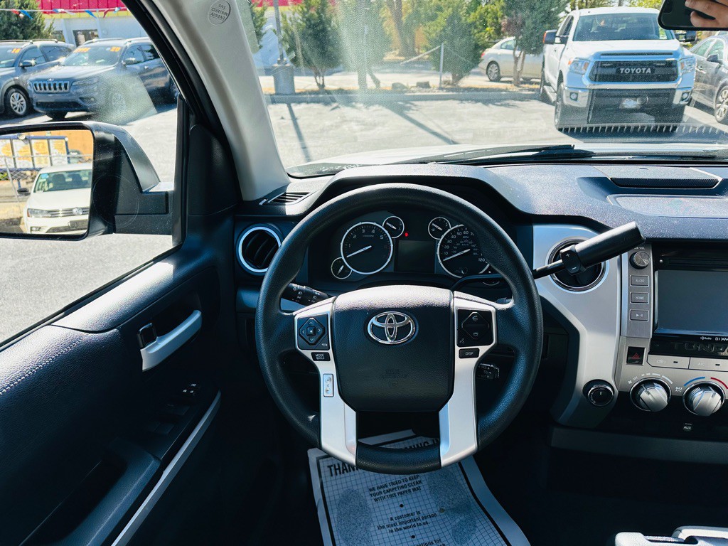 2015 Toyota Tundra Image 11