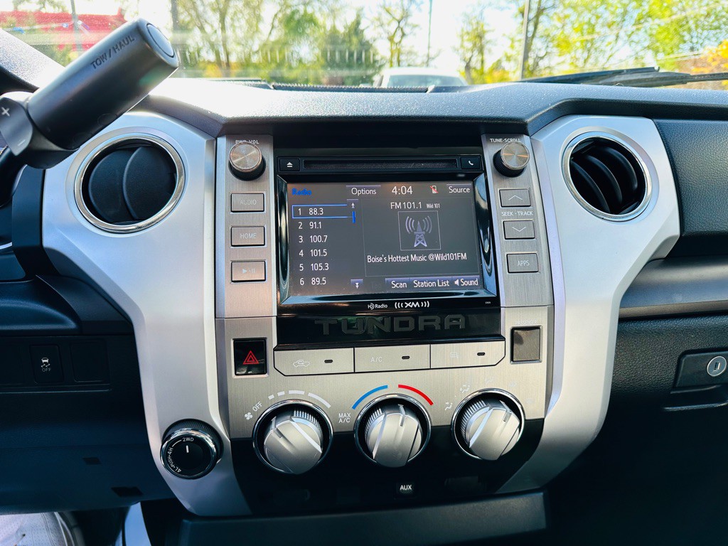 2015 Toyota Tundra Image 12