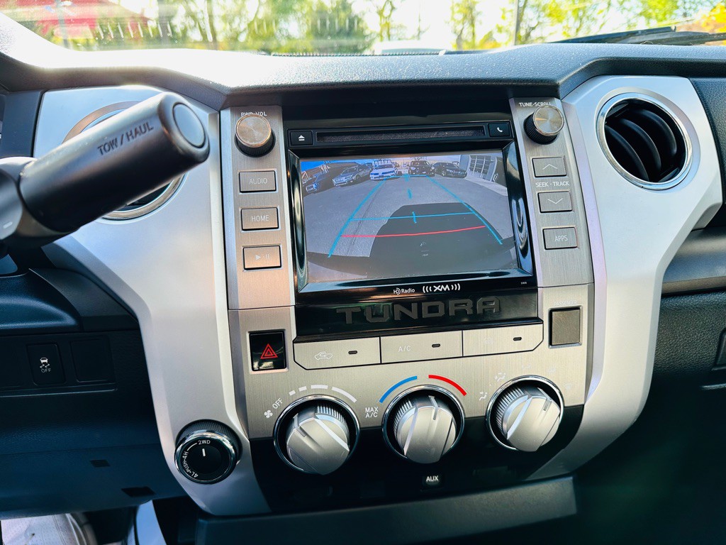 2015 Toyota Tundra Image 13