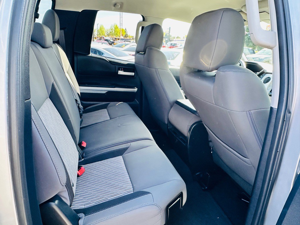 2015 Toyota Tundra Image 16