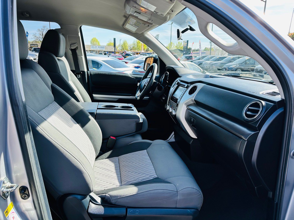 2015 Toyota Tundra Image 17