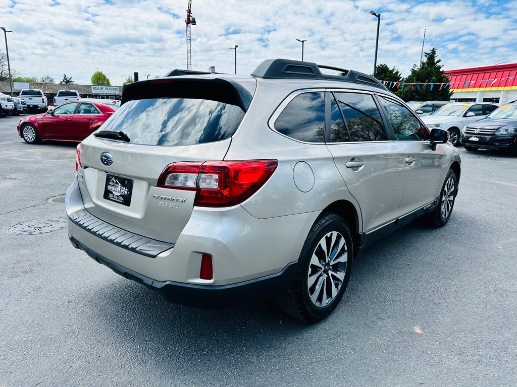 2015 Subaru Outback Image 7