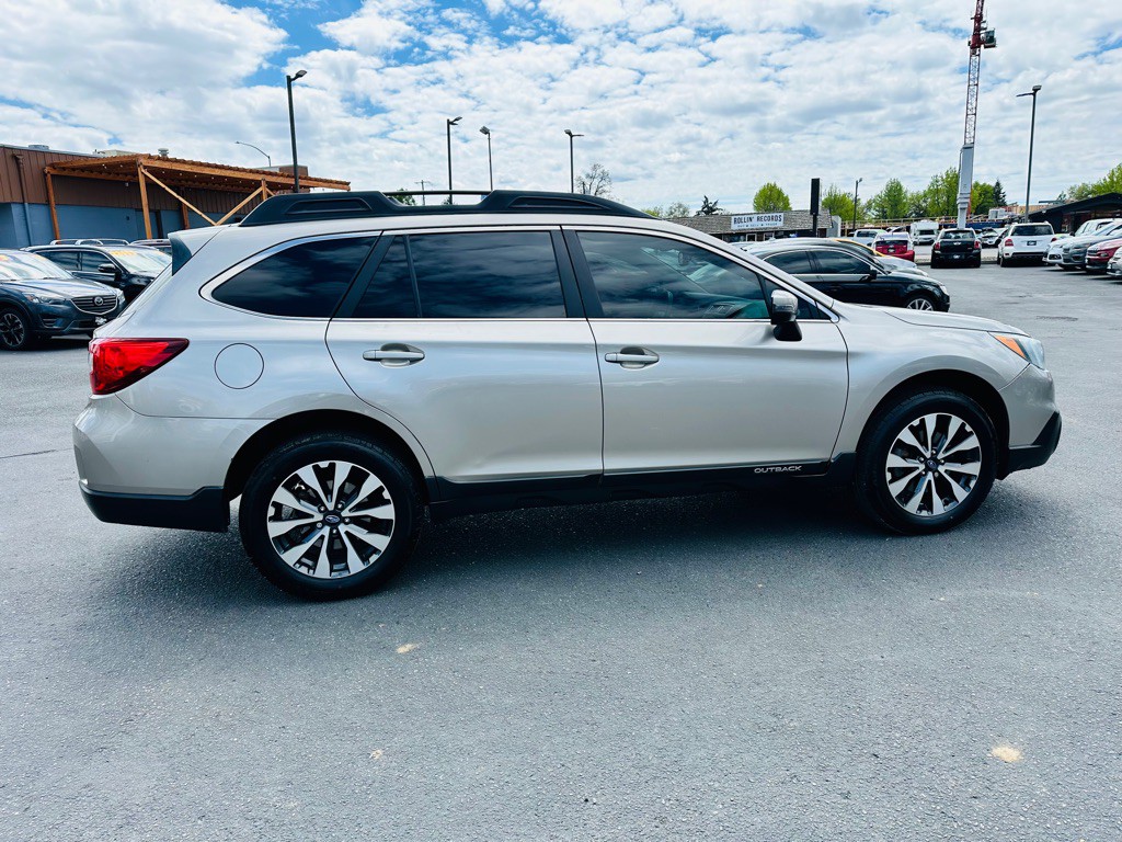 2015 Subaru Outback Image 8