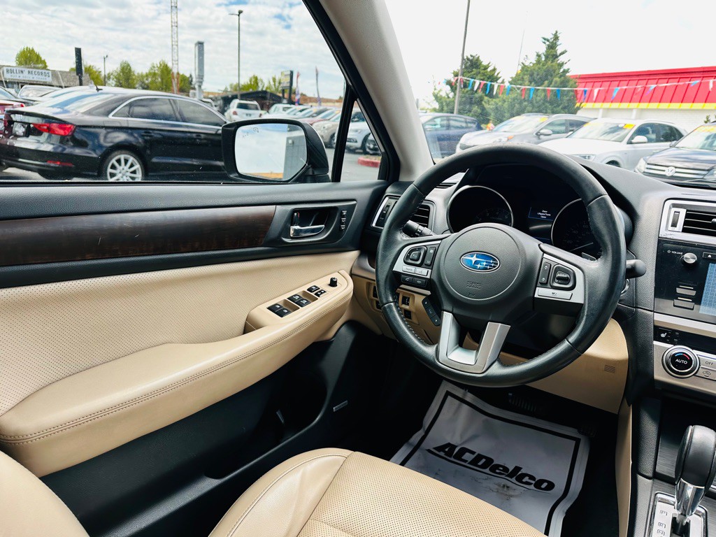 2015 Subaru Outback Image 16