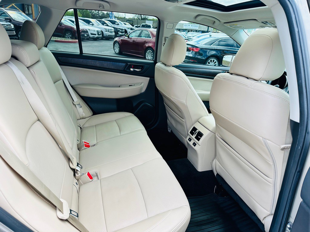 2015 Subaru Outback Image 18
