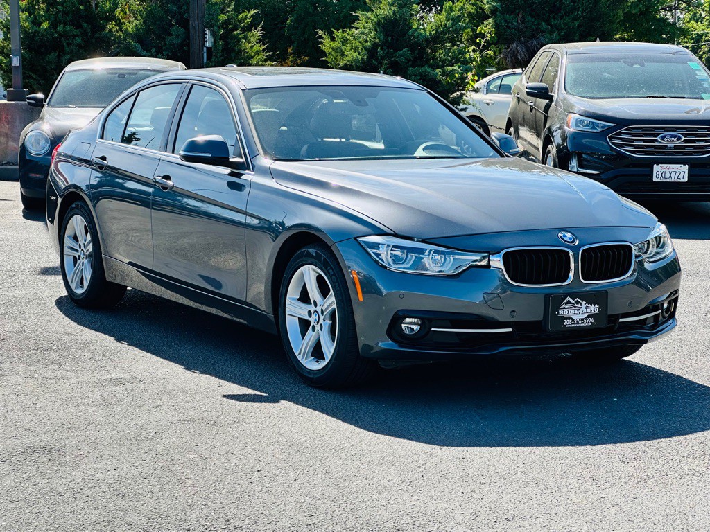 2017 BMW 3 Series Image 1