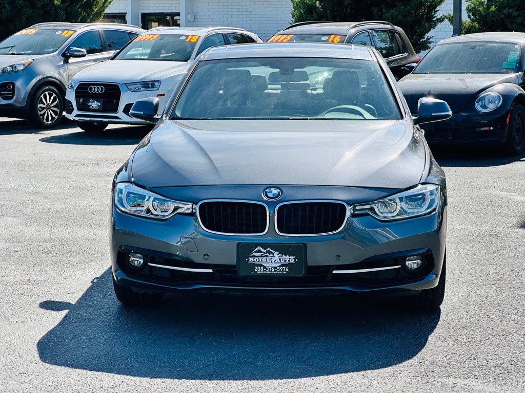2017 BMW 3 Series Image 2