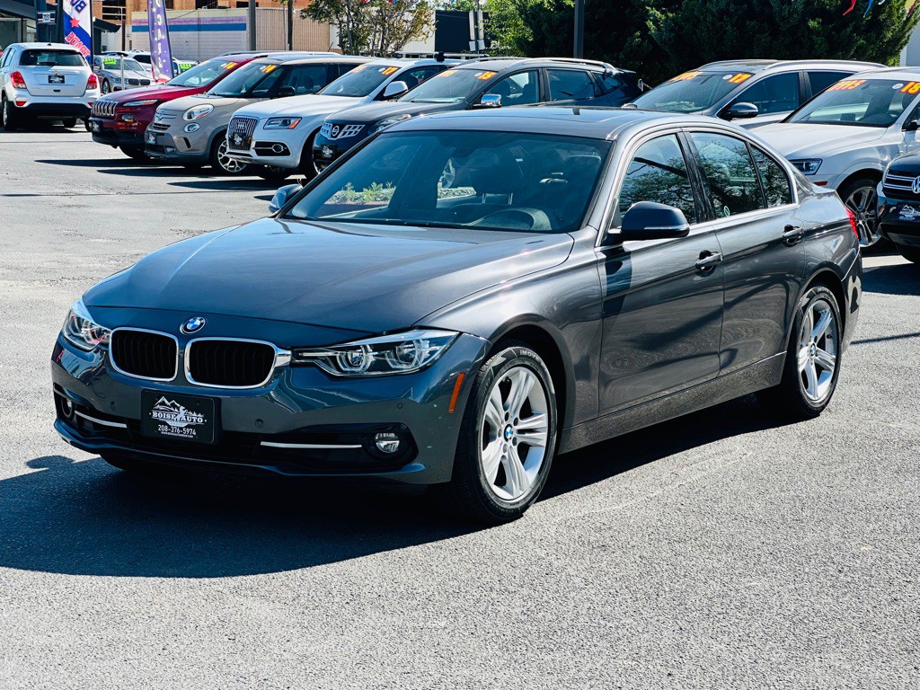 2017 BMW 3 Series Image 3