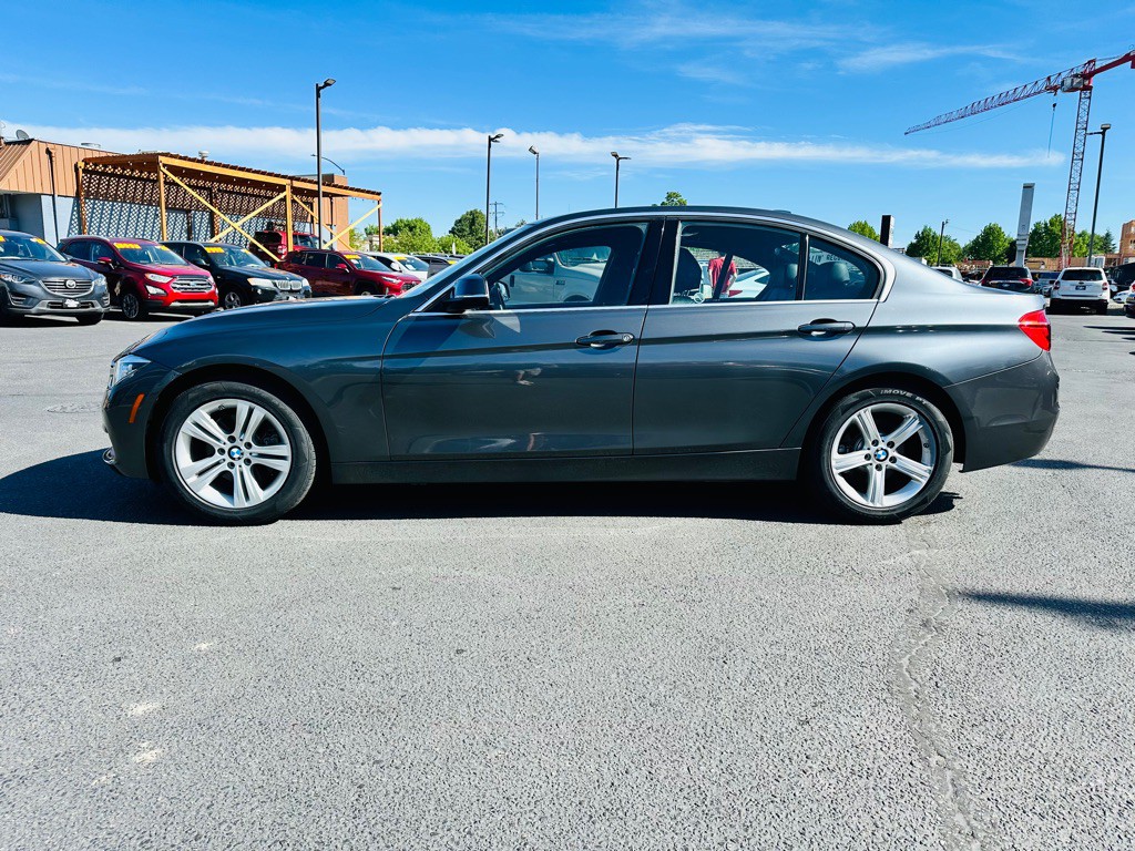 2017 BMW 3 Series Image 4