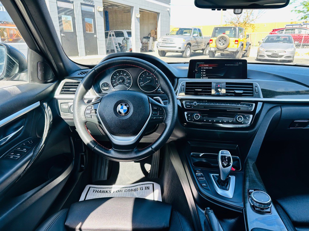 2017 BMW 3 Series Image 10