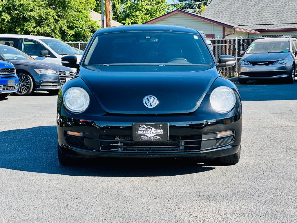 2016 Volkswagen Beetle Image 2