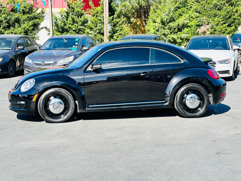 2016 Volkswagen Beetle Image 4