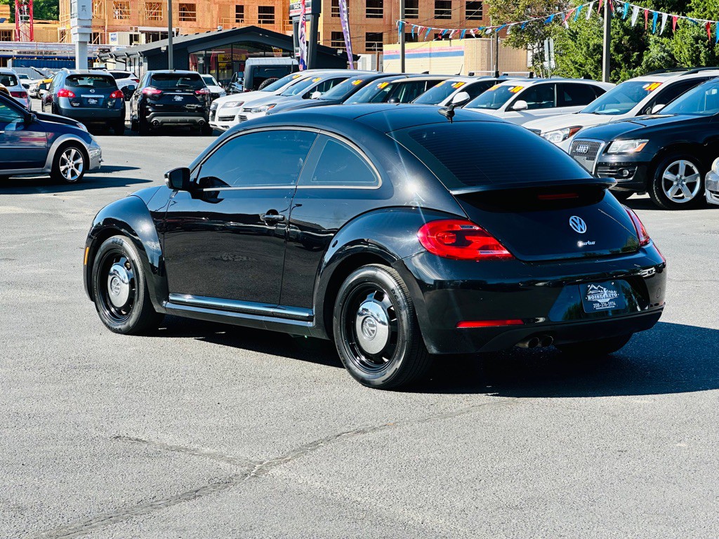2016 Volkswagen Beetle Image 5