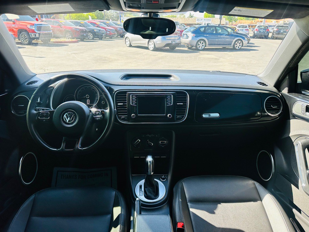 2016 Volkswagen Beetle Image 8
