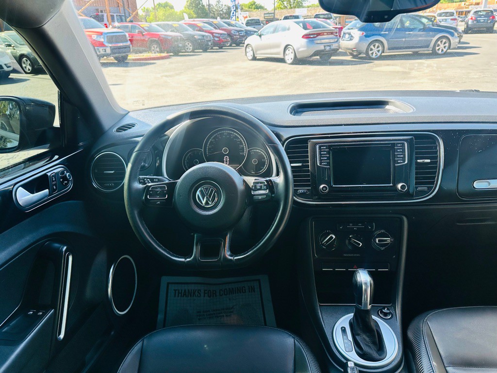2016 Volkswagen Beetle Image 9