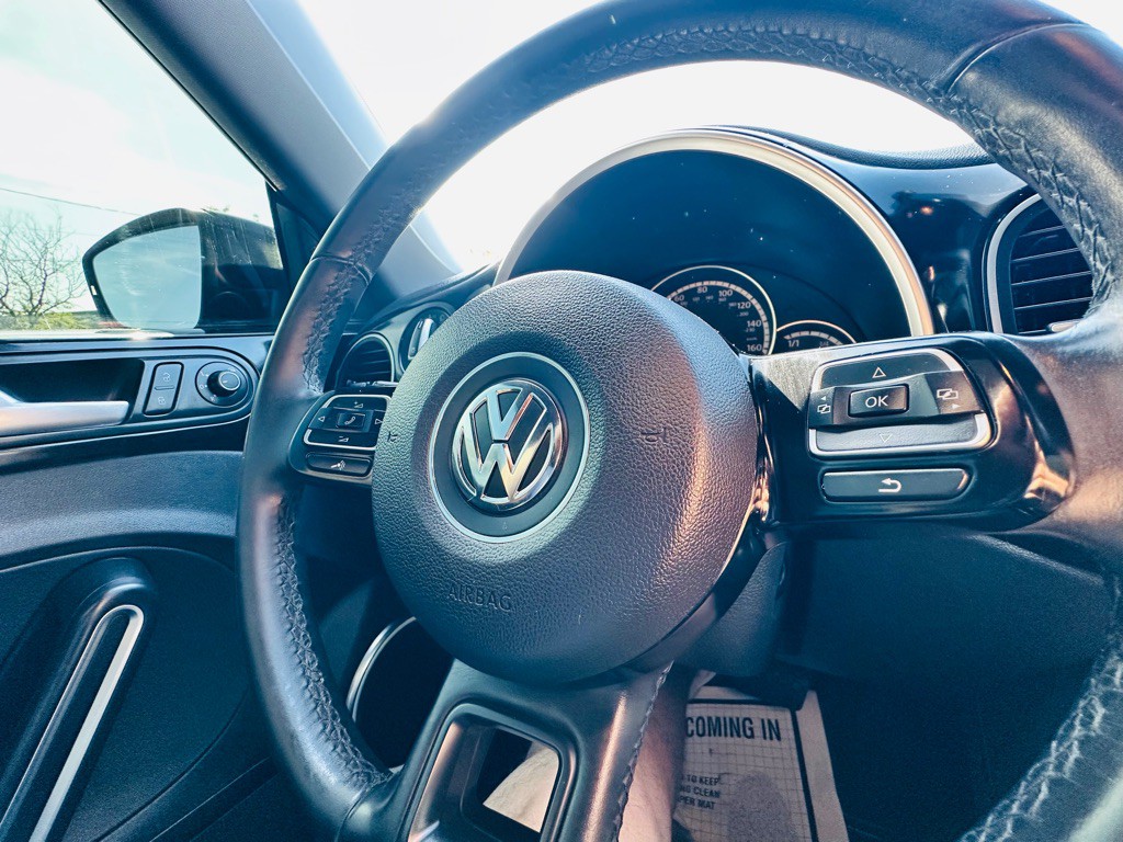 2016 Volkswagen Beetle Image 13