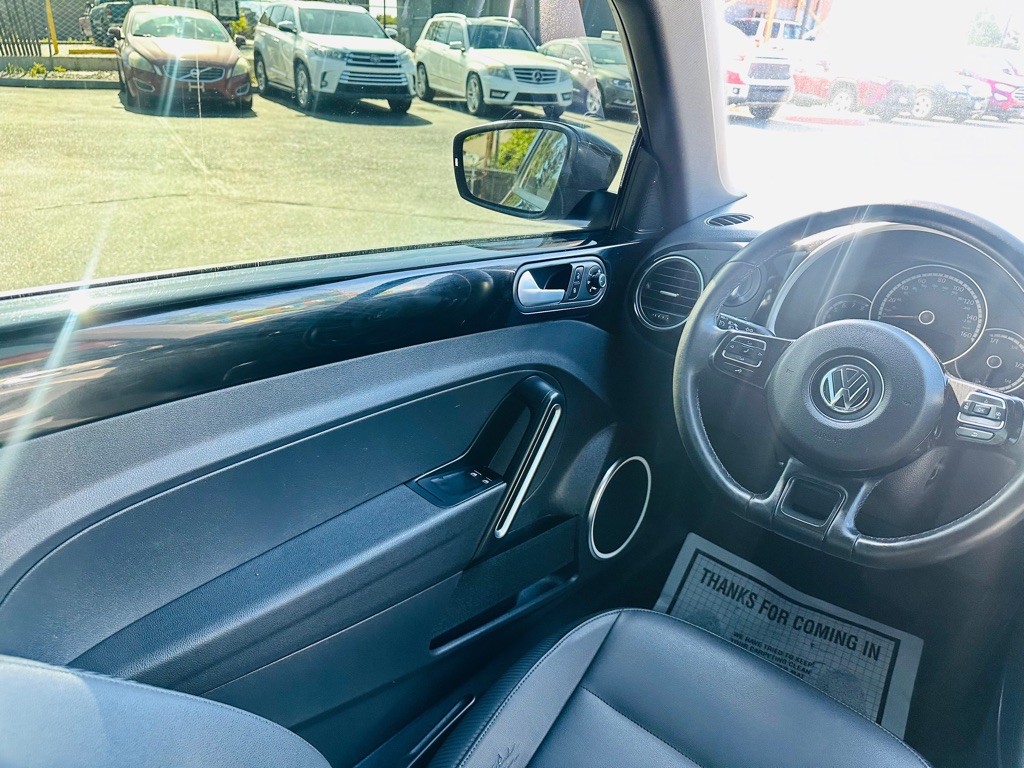 2016 Volkswagen Beetle Image 14