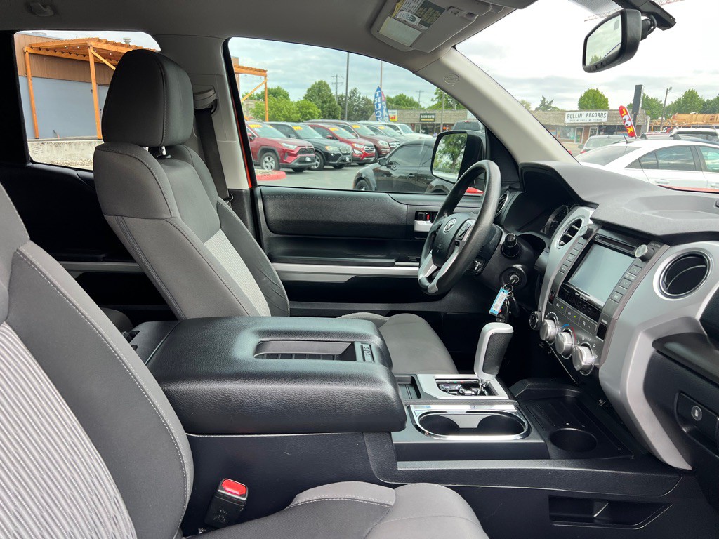 2017 Toyota Tundra Image 10