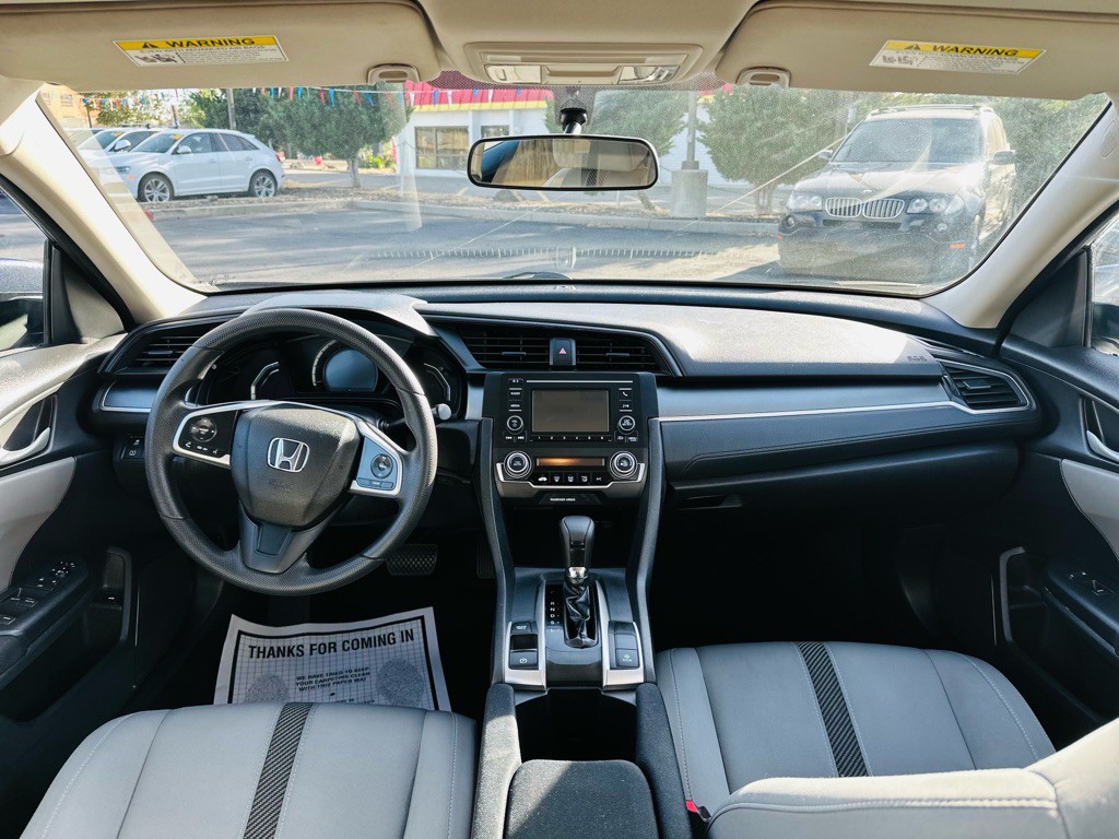 2017 Honda Civic Image 9