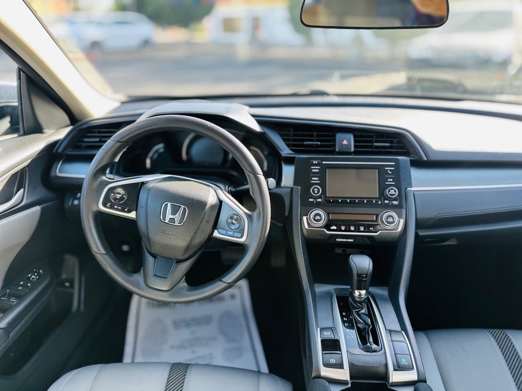 2017 Honda Civic Image 10