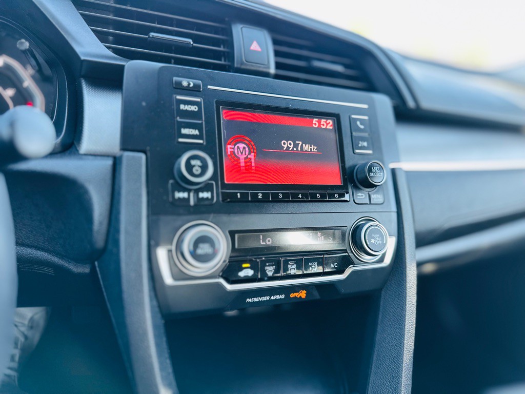 2017 Honda Civic Image 12