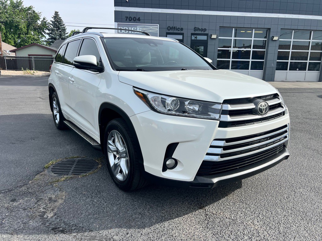 2017 Toyota Highlander Image 1