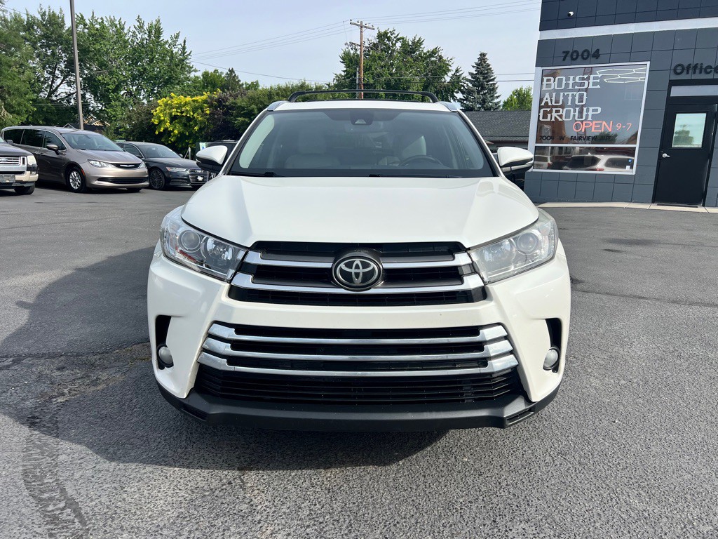 2017 Toyota Highlander Image 2